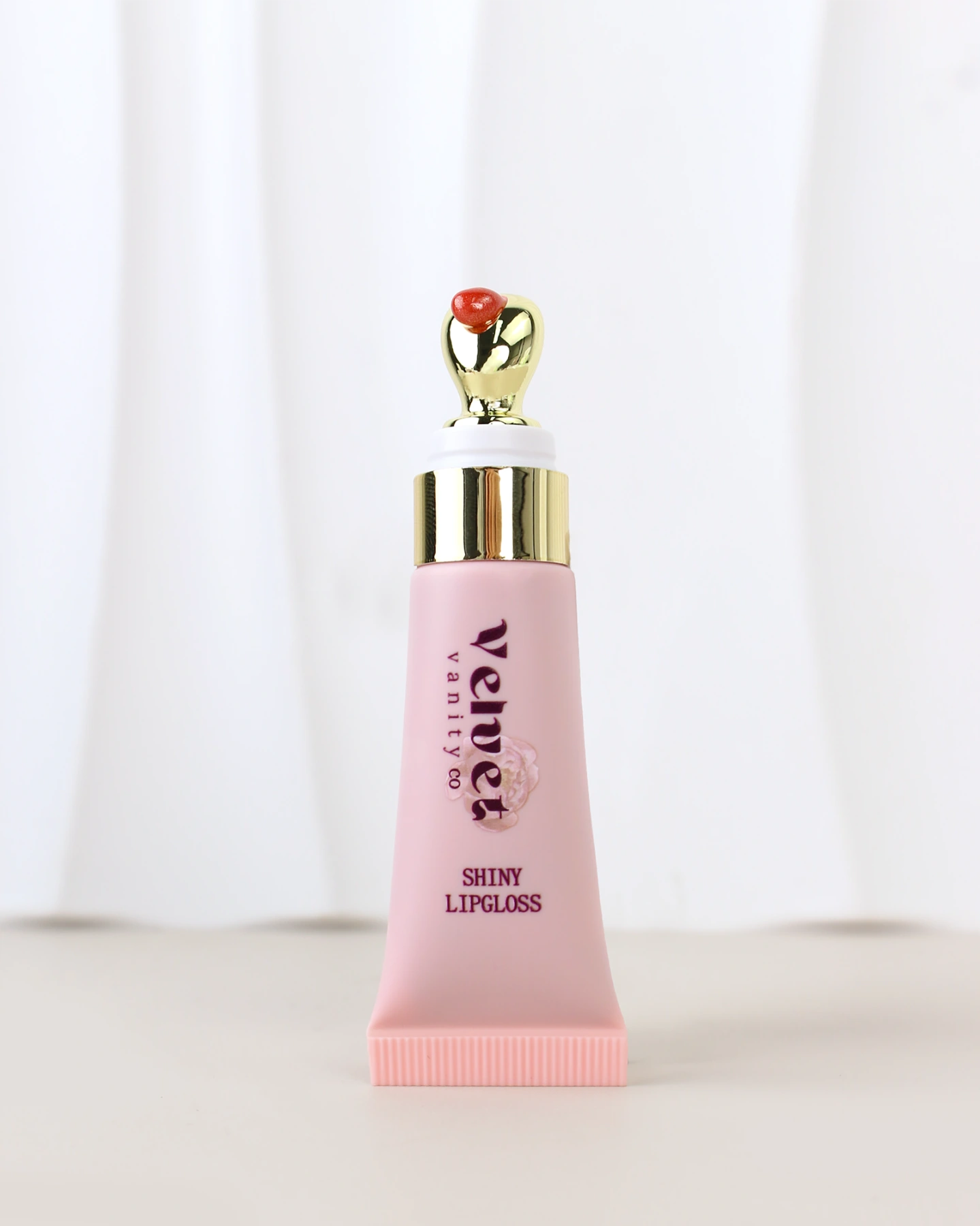 Shiny Lip Gloss - Image 4